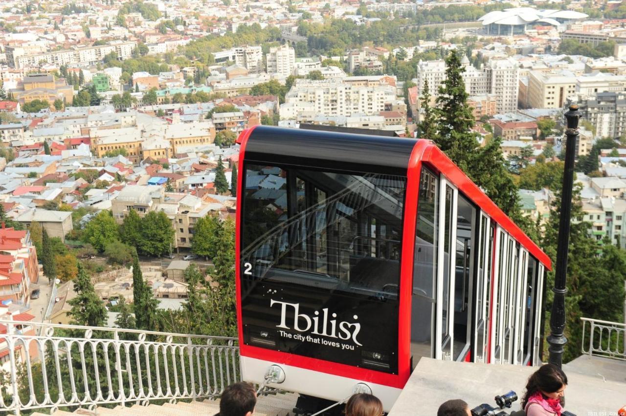 Walk Everywhere! Tiflis Exterior foto